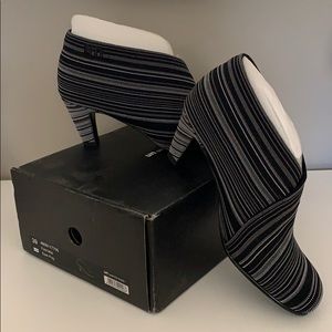 United Nude Fold Mid heels